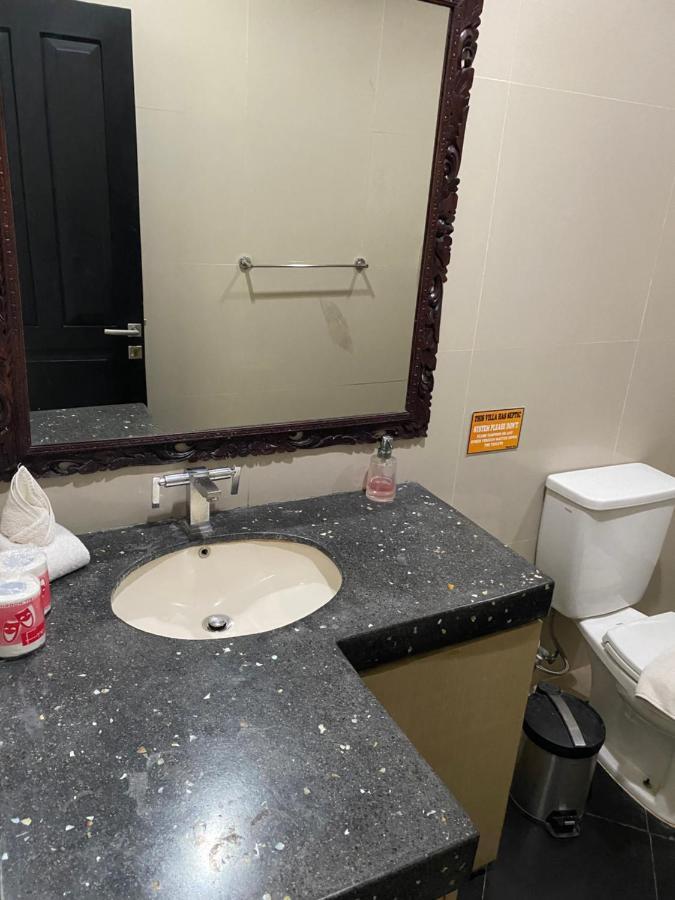 Villa 5 Bedroom - Kuta Regency B8 *